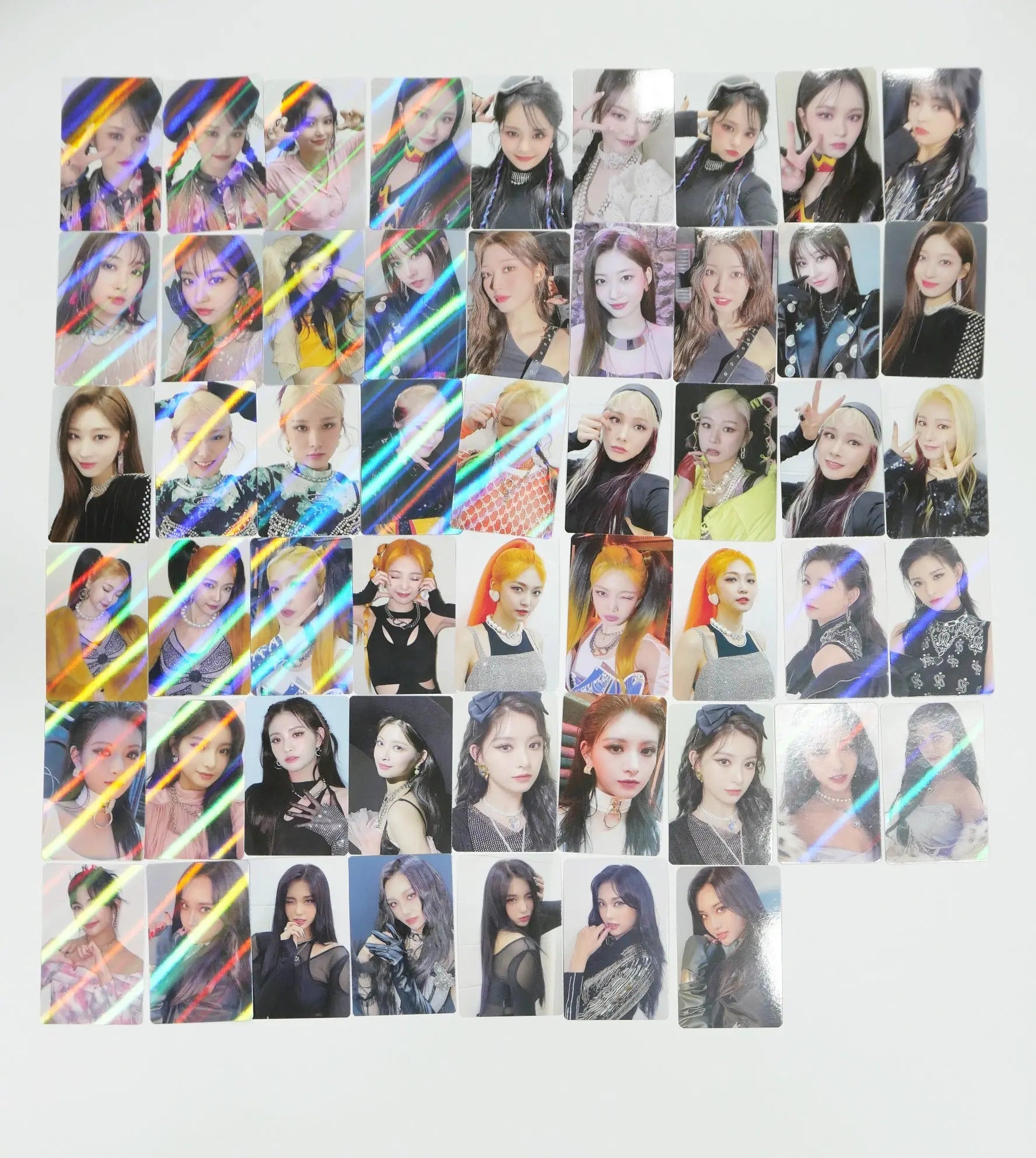 Everglow 'Return of The Girl' Official Photocard [MIA, SIHYEON, E