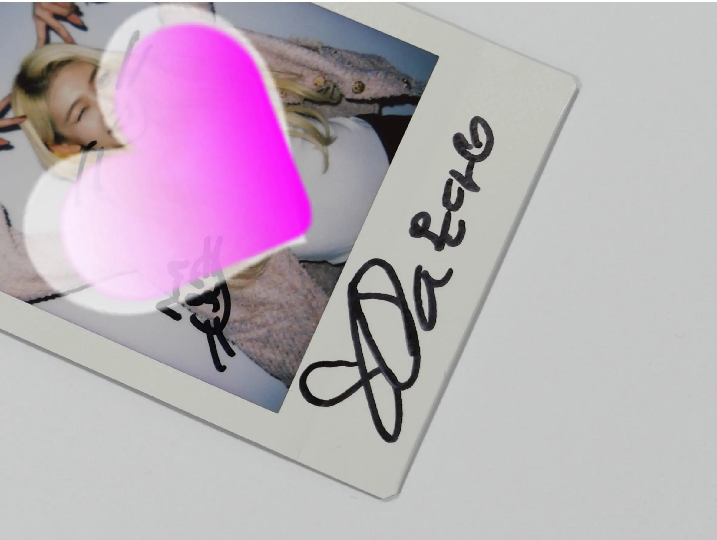EVERGLOW オンダ サインポラロイド EVERGLOW ONDA Signed Polaroid from Pivate era Everline 2.0 Event