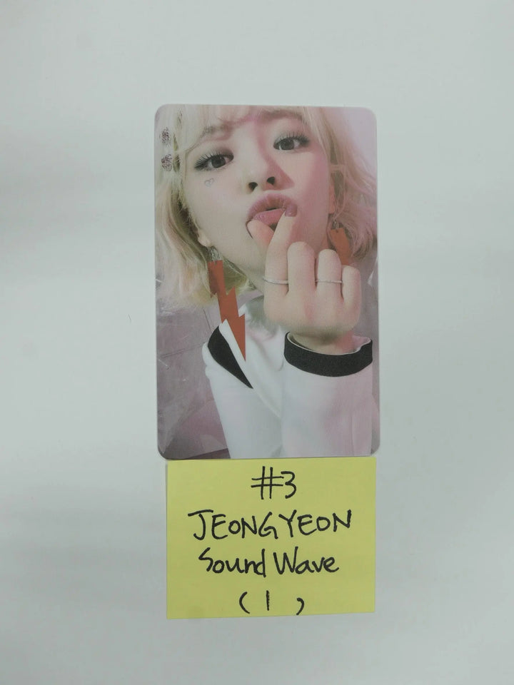 TWICE 'Formula of Love: O+T=<3' - Soundwave Luckydraw PVC Photocard Round 2 - HALLYUSUPERSTORE