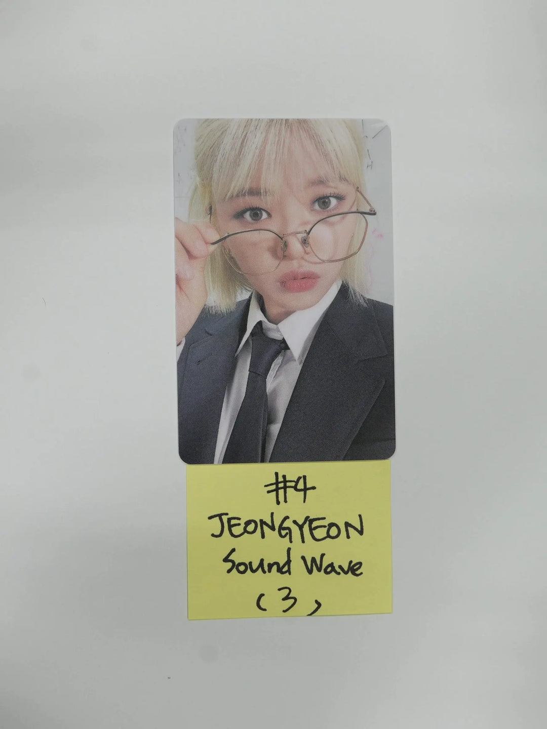 TWICE 'Formula of Love: O+T=<3' - Soundwave Luckydraw PVC Photocard Round 2 - HALLYUSUPERSTORE