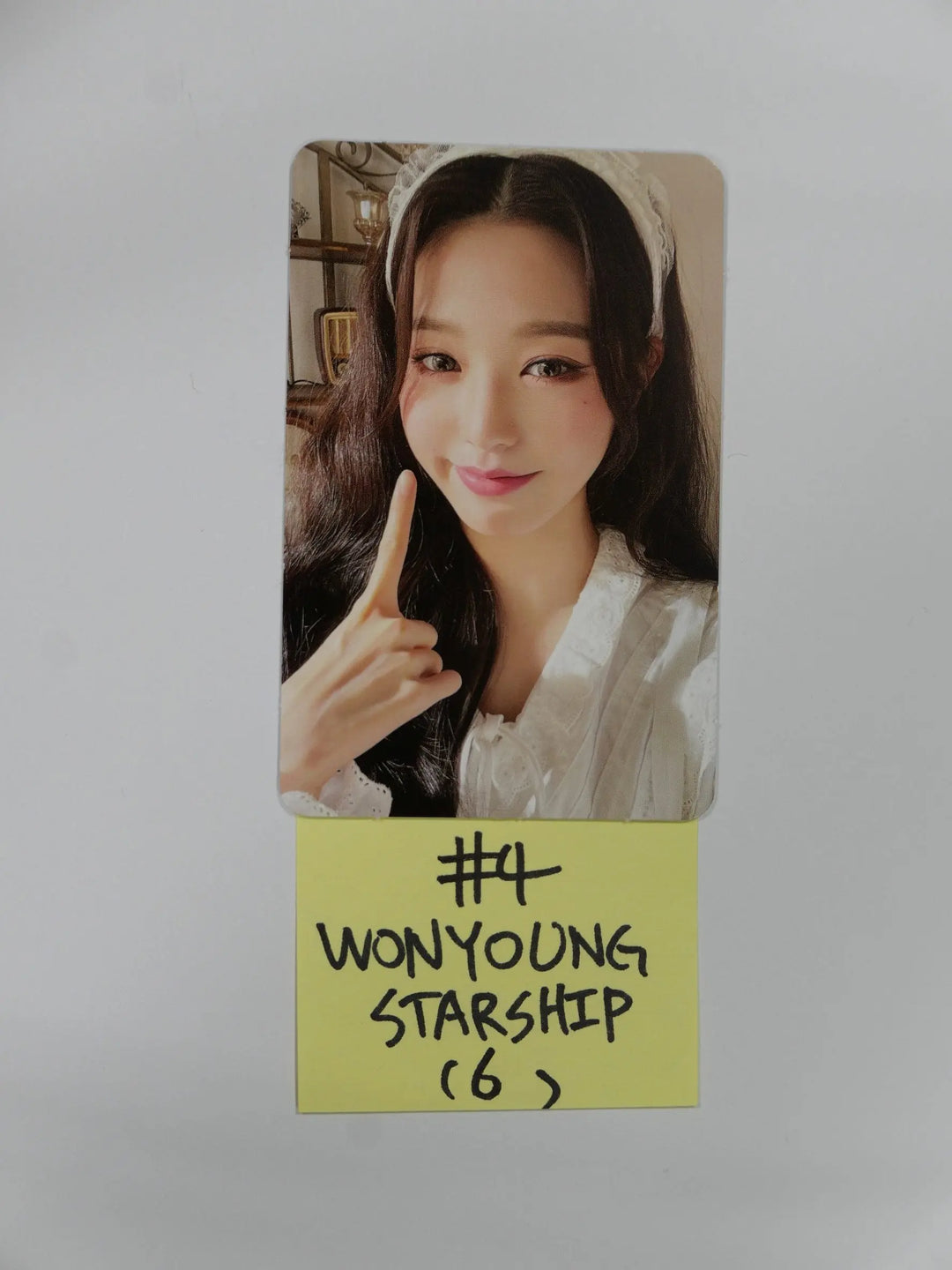 IVE 'ELEVEN' 1st Single - Season's Greeting Starship Square Pre-Order Benefit Photocard