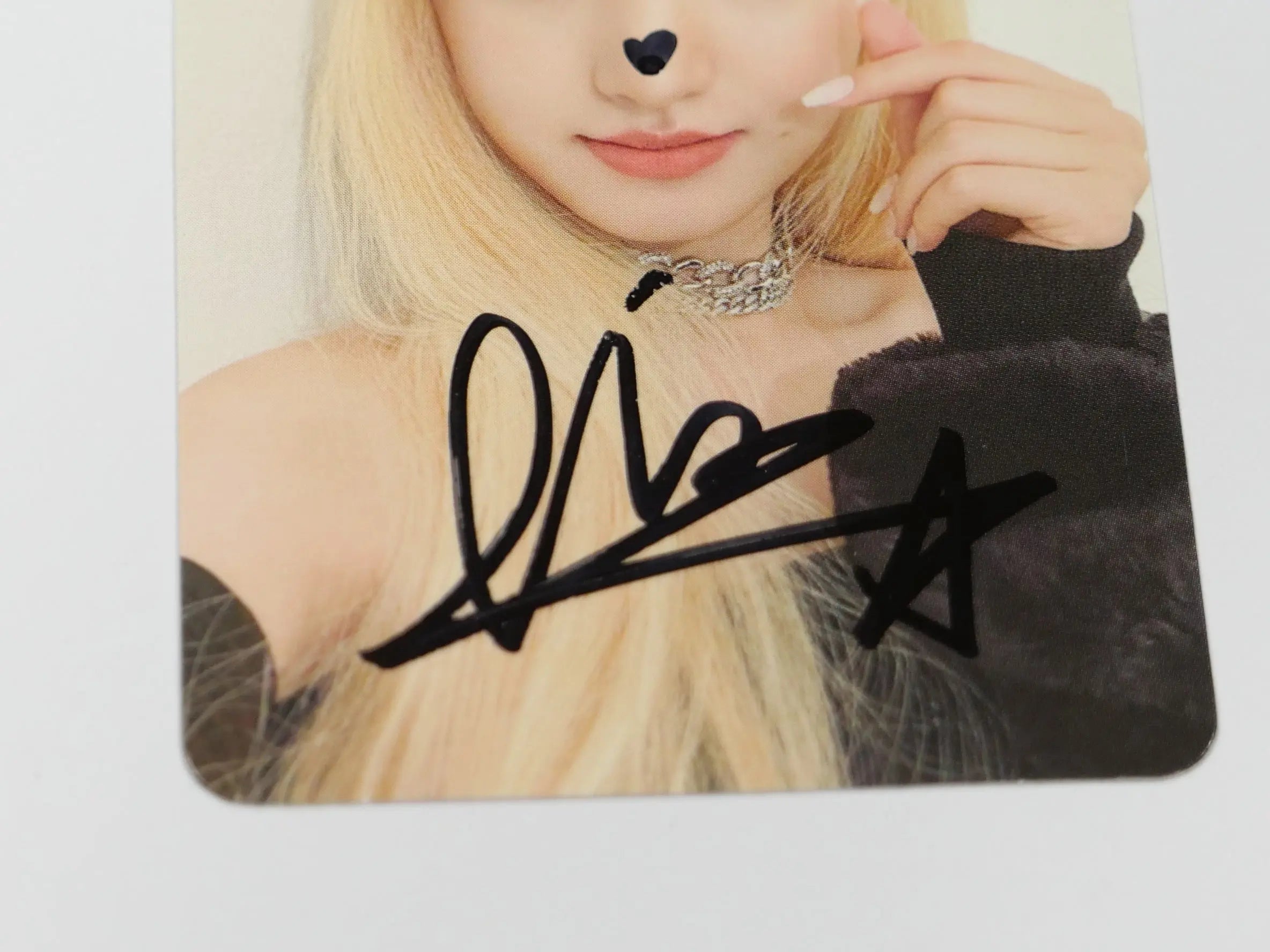 Liz (of IVE) - Hand Autographed(Signed) Fansign Winner Photocard