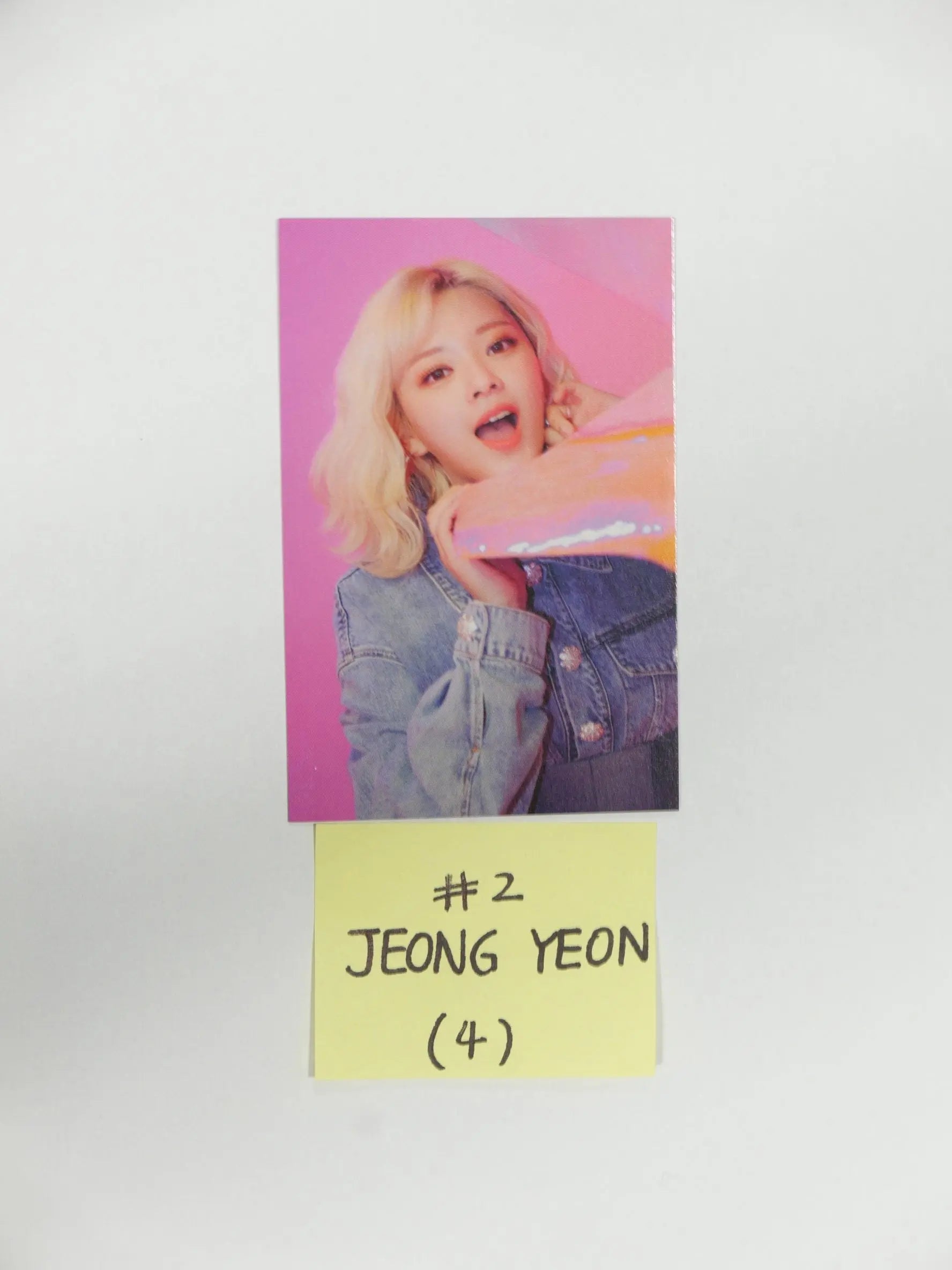 TWICE '2022 4th World Tour III' - Official Trading Card