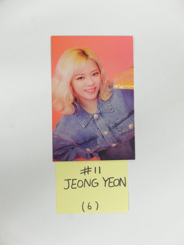 TWICE '2022 4th World Tour III' - Official Trading Card