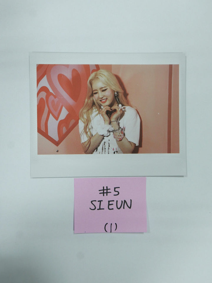 StayC 'YOUNG-LUV.COM' - Official Photocard, Wide Polaroid Photo [Sumin, Sieun, Isa]