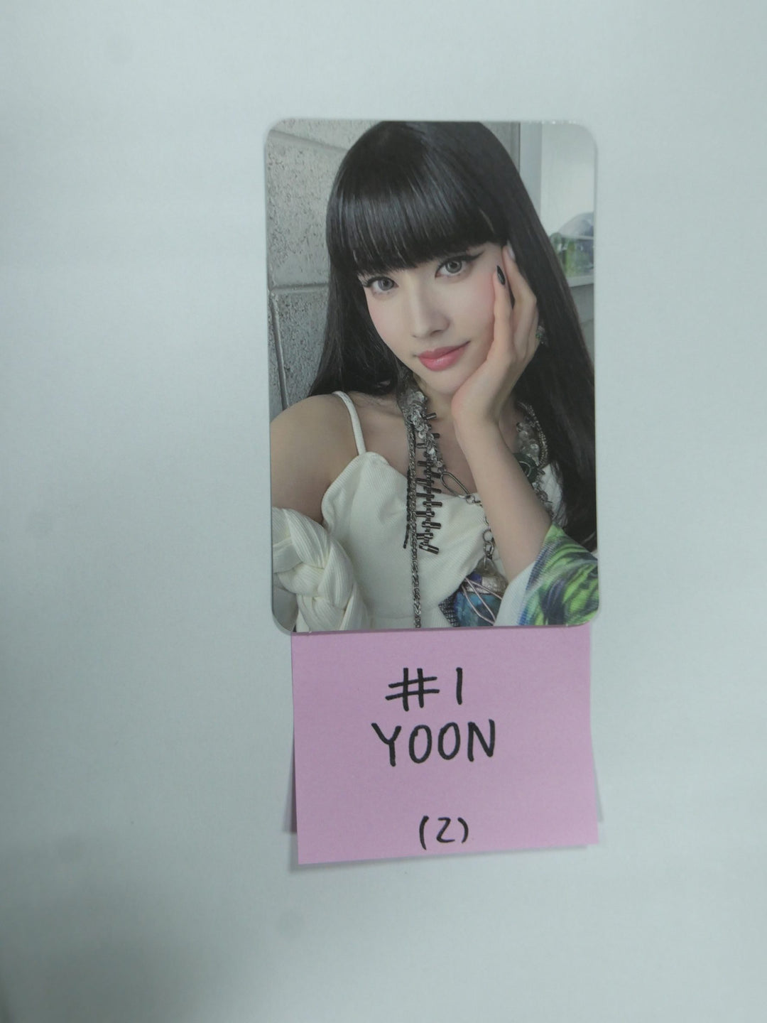 StayC 'YOUNG-LUV.COM' - 公式フォトカード、ワイドポラロイド写真 [Seeun、Yoon、J]