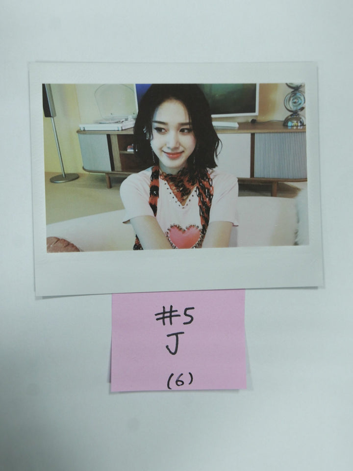 StayC 'YOUNG-LUV.COM' - Official Photocard, Wide Polaroid Photo [Seeun, Yoon, J]