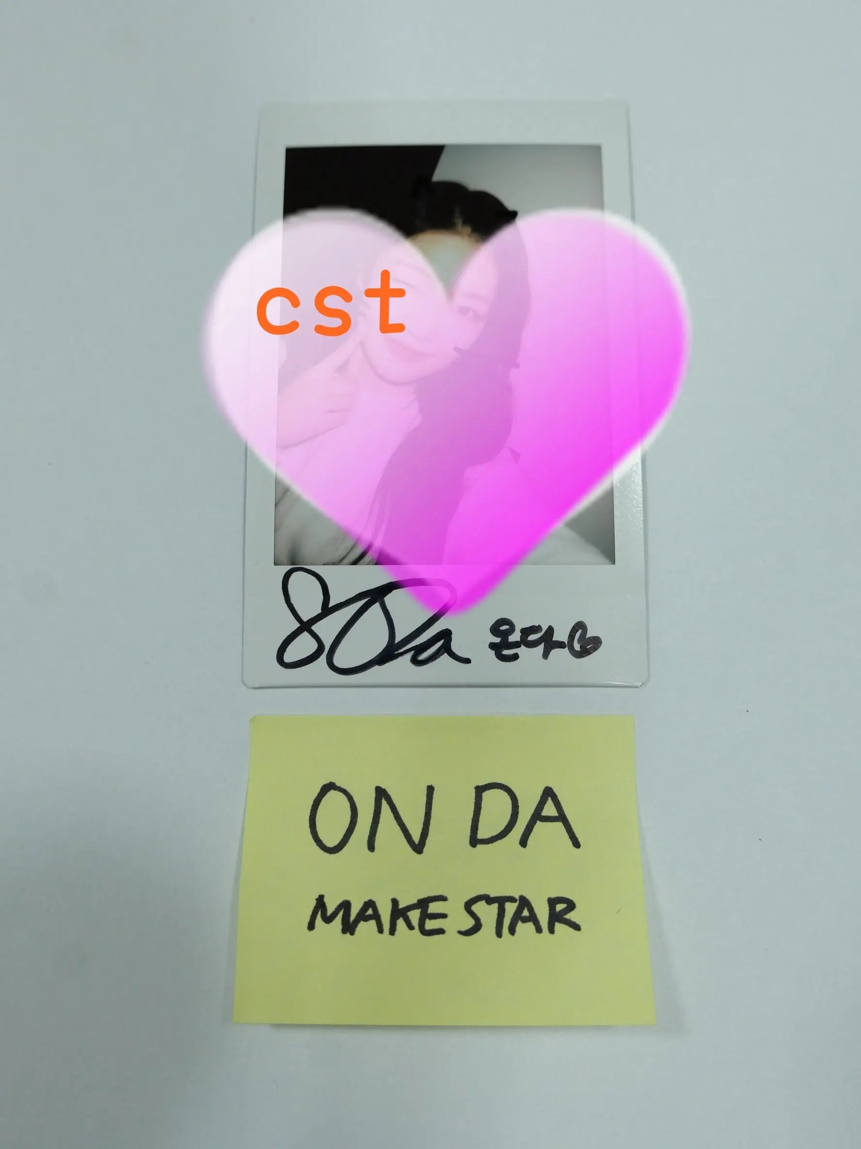 EVERGLOW オンダ サインポラロイド EVERGLOW ONDA Signed Polaroid from Pivate era Everline 2.0 Event