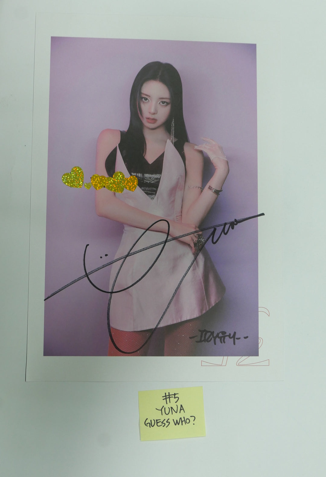 [ITZY,Cignature] - A Cut Page From Fansign Event Album Photo
