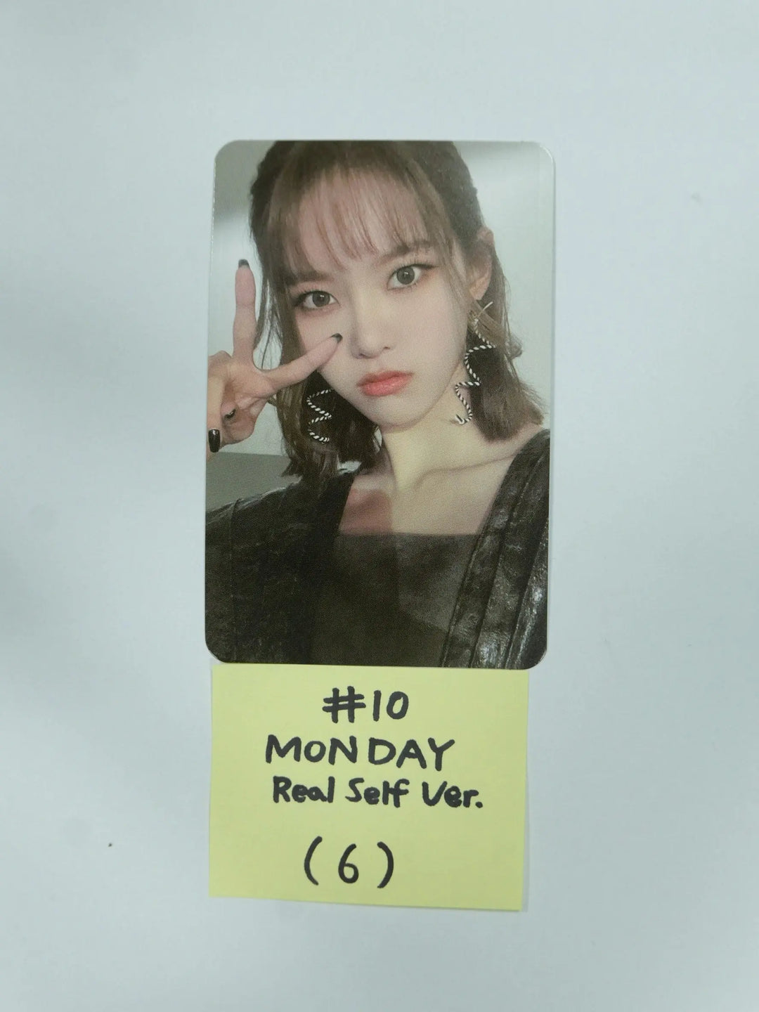 Weeekly "Play Game : AWAKE" - Official Photocard (Real self Ver.)