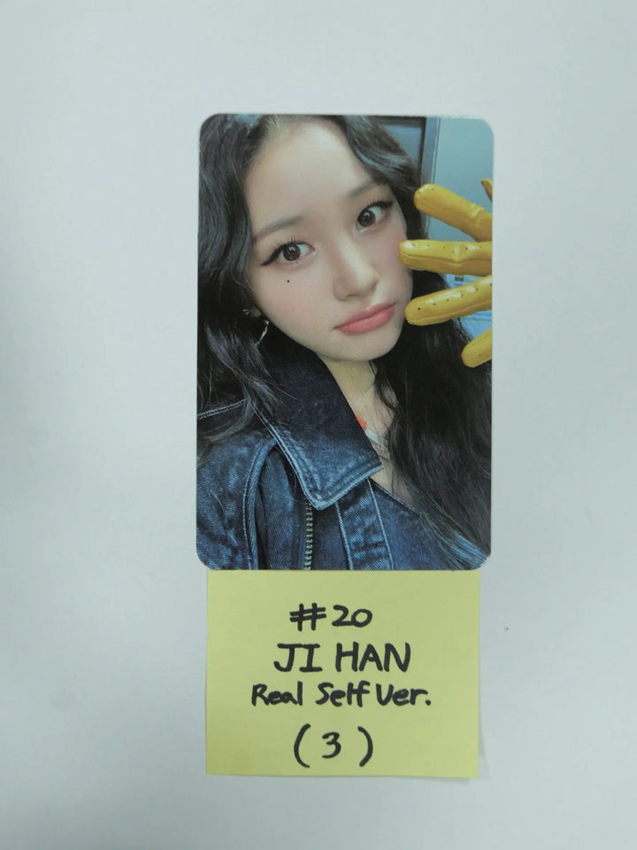 Weeekly "Play Game : AWAKE" - Official Photocard (Real self Ver.) - HALLYUSUPERSTORE