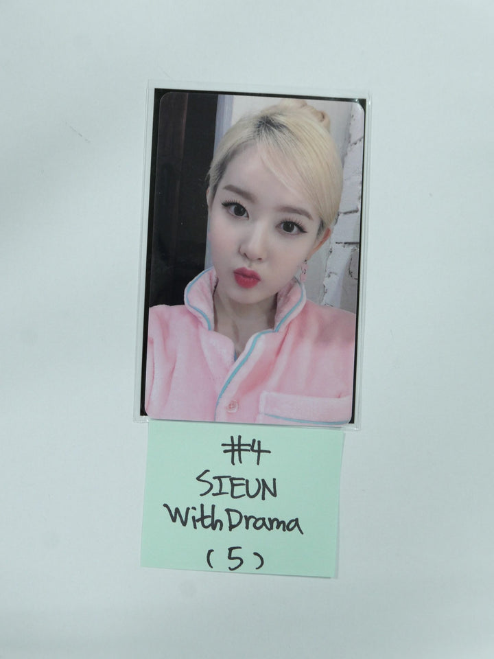 StayC 'YOUNG-LUV.COM' - Withdrama Luckydraw Event PVC Photocard